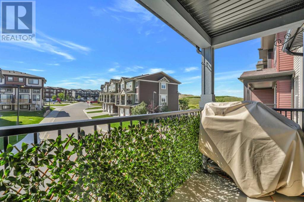 Single Family House 4 Level for Sale in  Sage Hill Grove NW Sage Hill Calgary 
