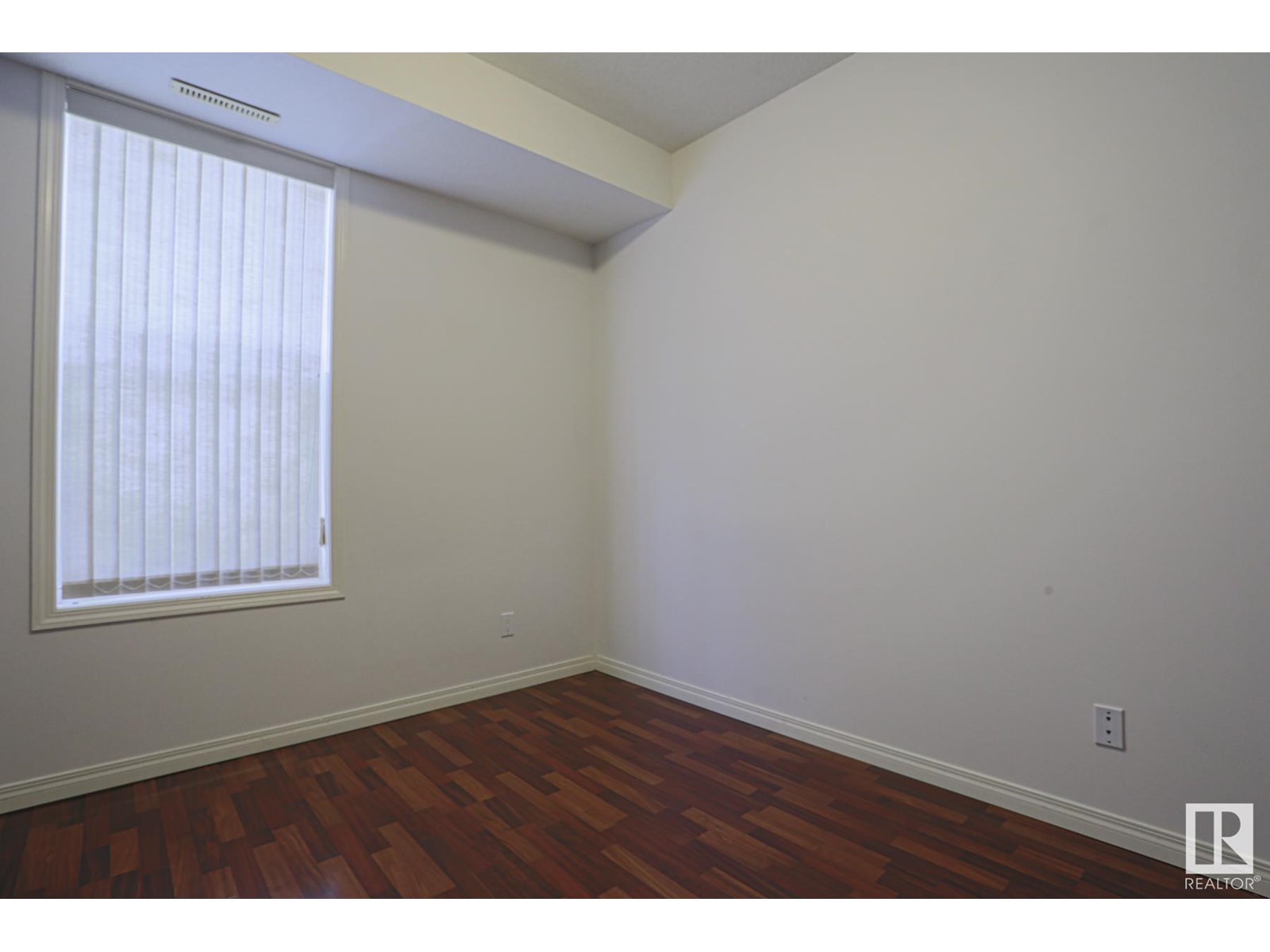 Photo 19 of 100 10145 114 St Nw, Edmonton AB