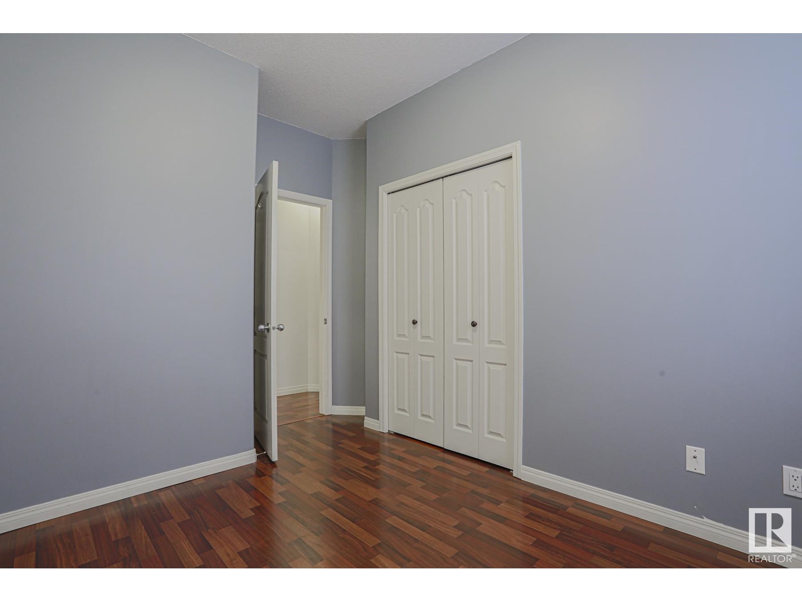 Photo 21 of 100 10145 114 St Nw, Edmonton AB