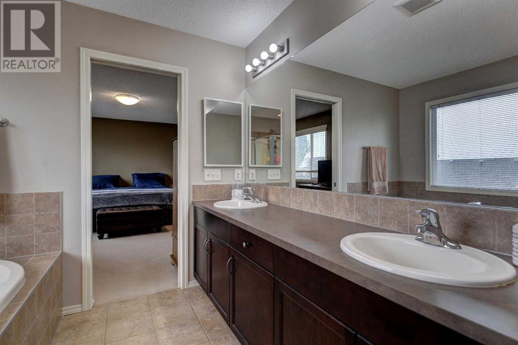 Single Family House for Sale in  Everbrook Way SW Evergreen Calgary 