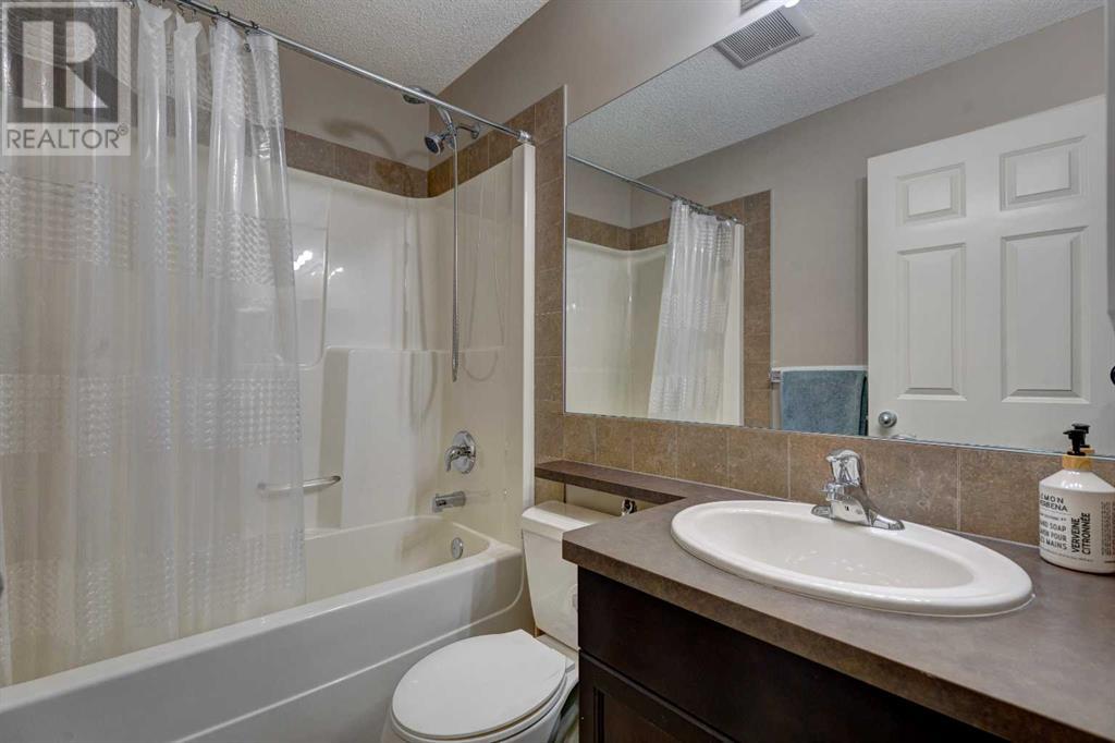 Single Family House for Sale in  Everbrook Way SW Evergreen Calgary 
