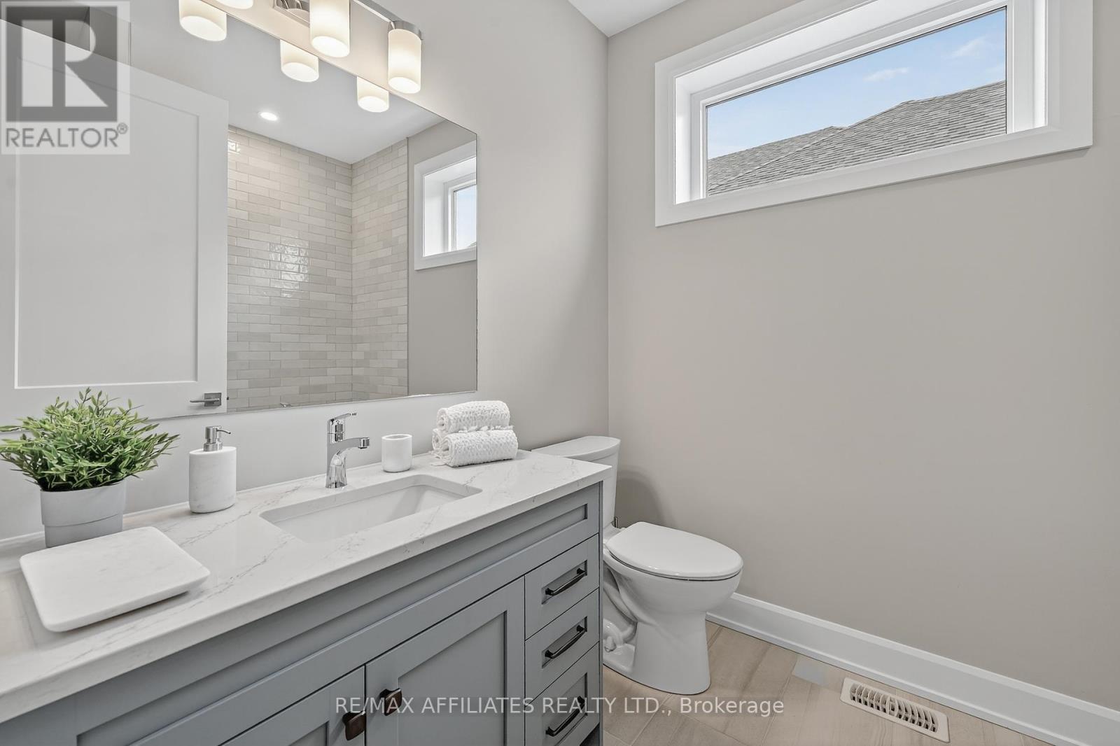Photo 5 of 105 Rabb Street, Smiths Falls ON