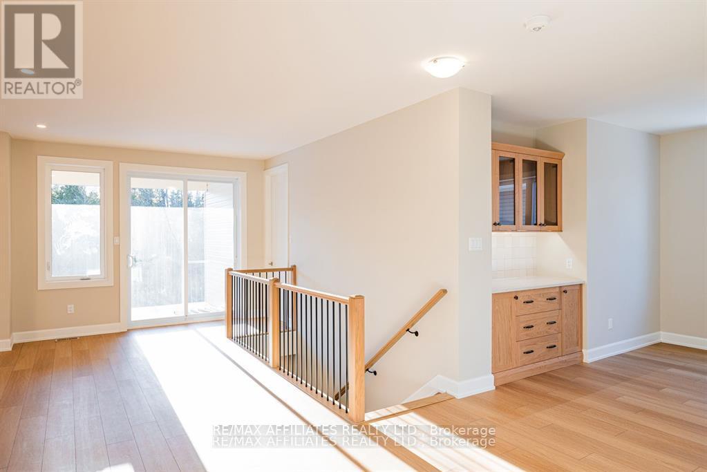 Photo 8 of 105 Rabb Street, Smiths Falls ON