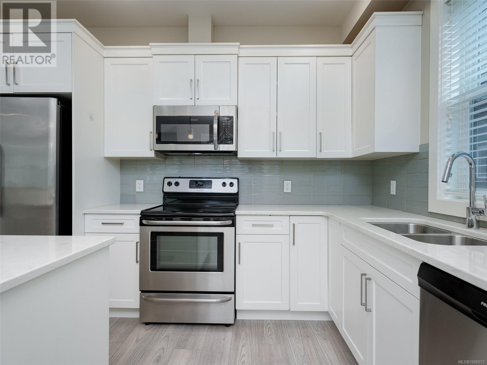 Photo 3 of 6503 Callumwood Lane, Sooke BC