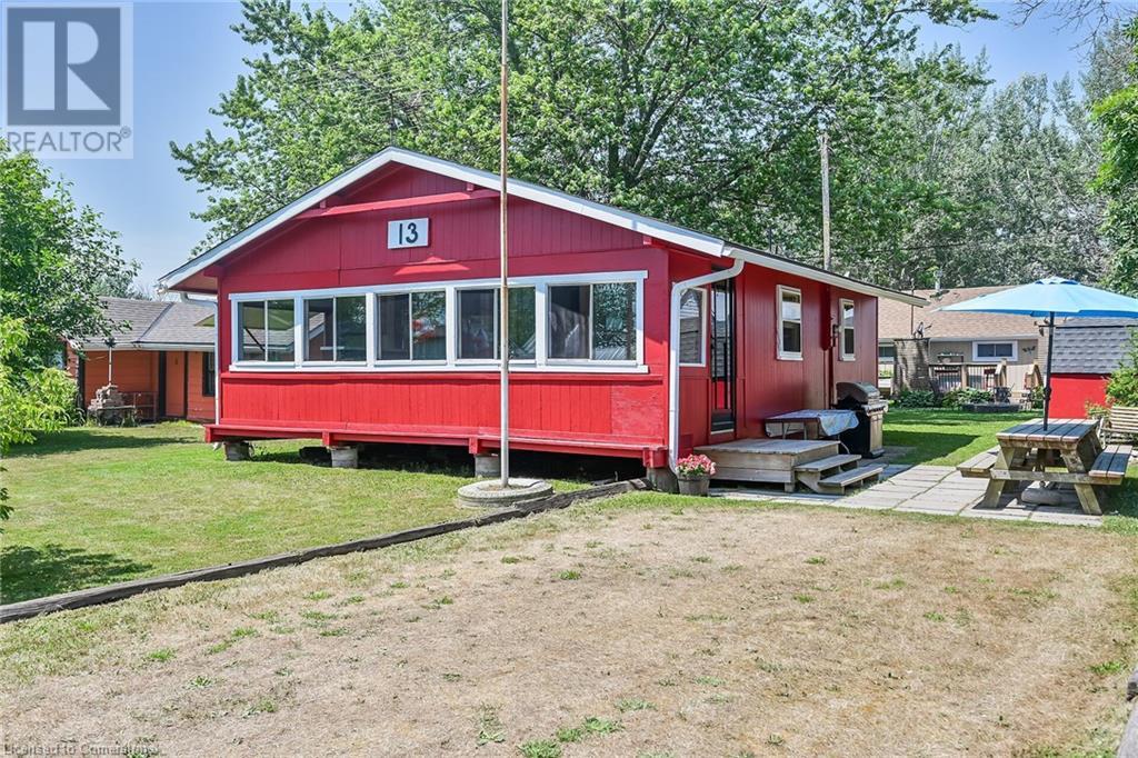 Photo 1 of 13 Maple Lane, Selkirk ON