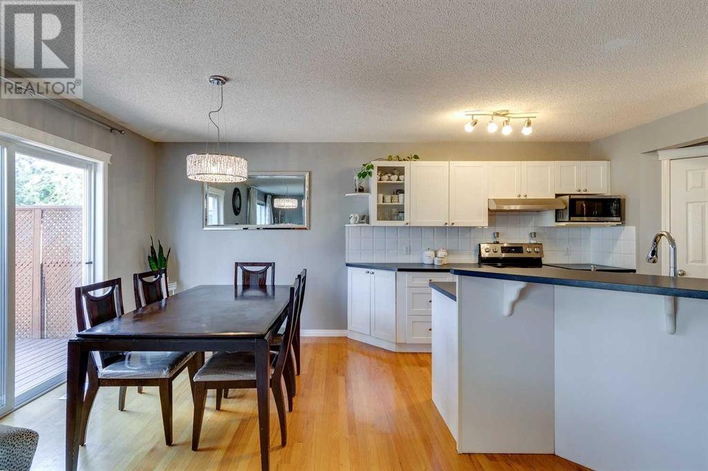 Single Family House for Sale in  Cougarstone Circle SW Cougar Ridge Calgary 