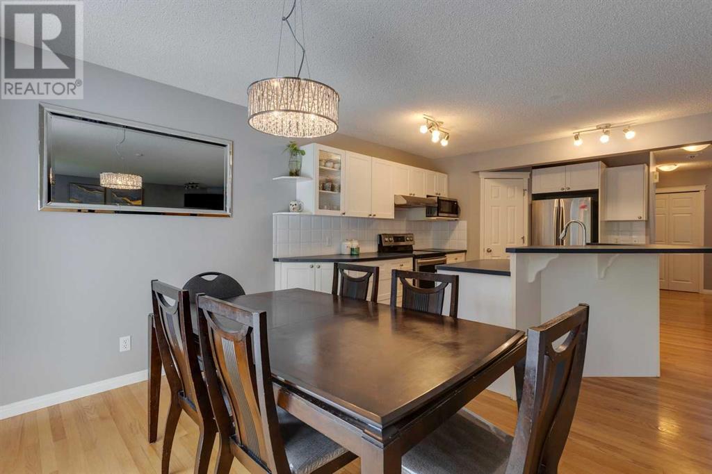 Single Family House for Sale in  Cougarstone Circle SW Cougar Ridge Calgary 