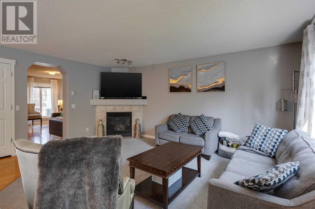 Single Family House for Sale in  Cougarstone Circle SW Cougar Ridge Calgary 