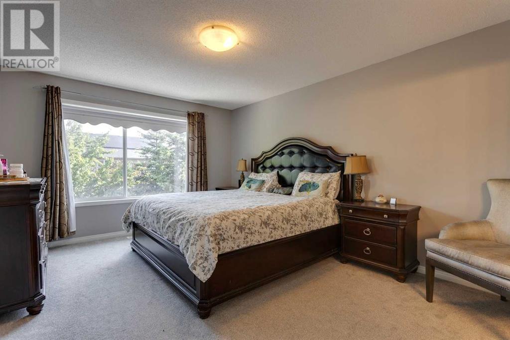 Single Family House for Sale in  Cougarstone Circle SW Cougar Ridge Calgary 