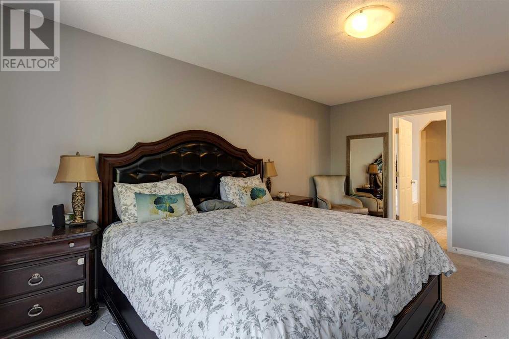 Single Family House for Sale in  Cougarstone Circle SW Cougar Ridge Calgary 