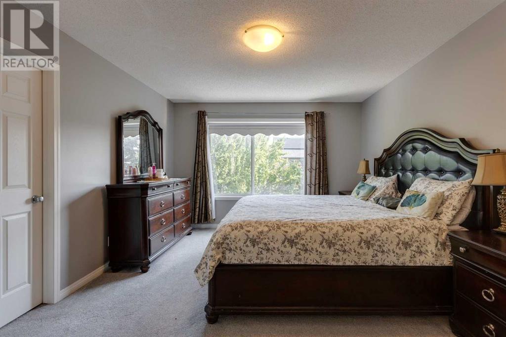 Single Family House for Sale in  Cougarstone Circle SW Cougar Ridge Calgary 