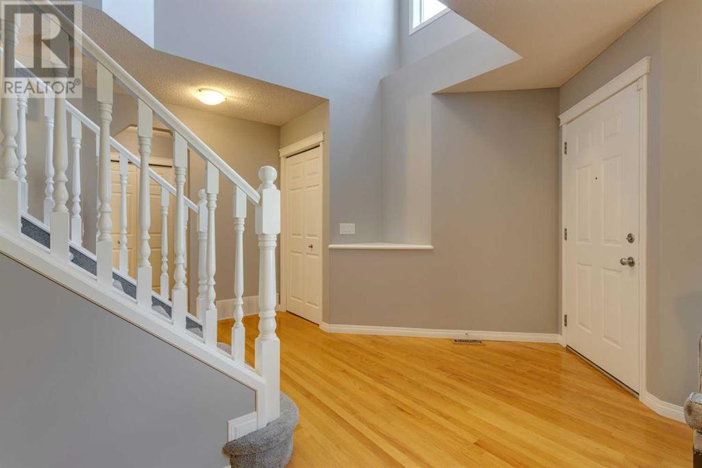 Single Family House for Sale in  Cougarstone Circle SW Cougar Ridge Calgary 
