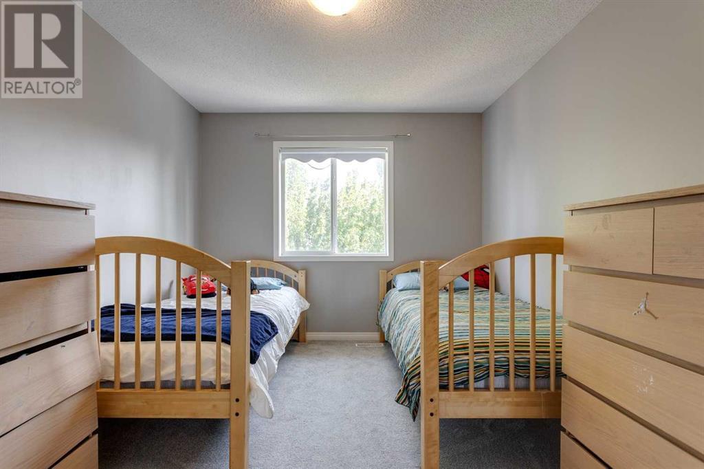 Single Family House for Sale in  Cougarstone Circle SW Cougar Ridge Calgary 