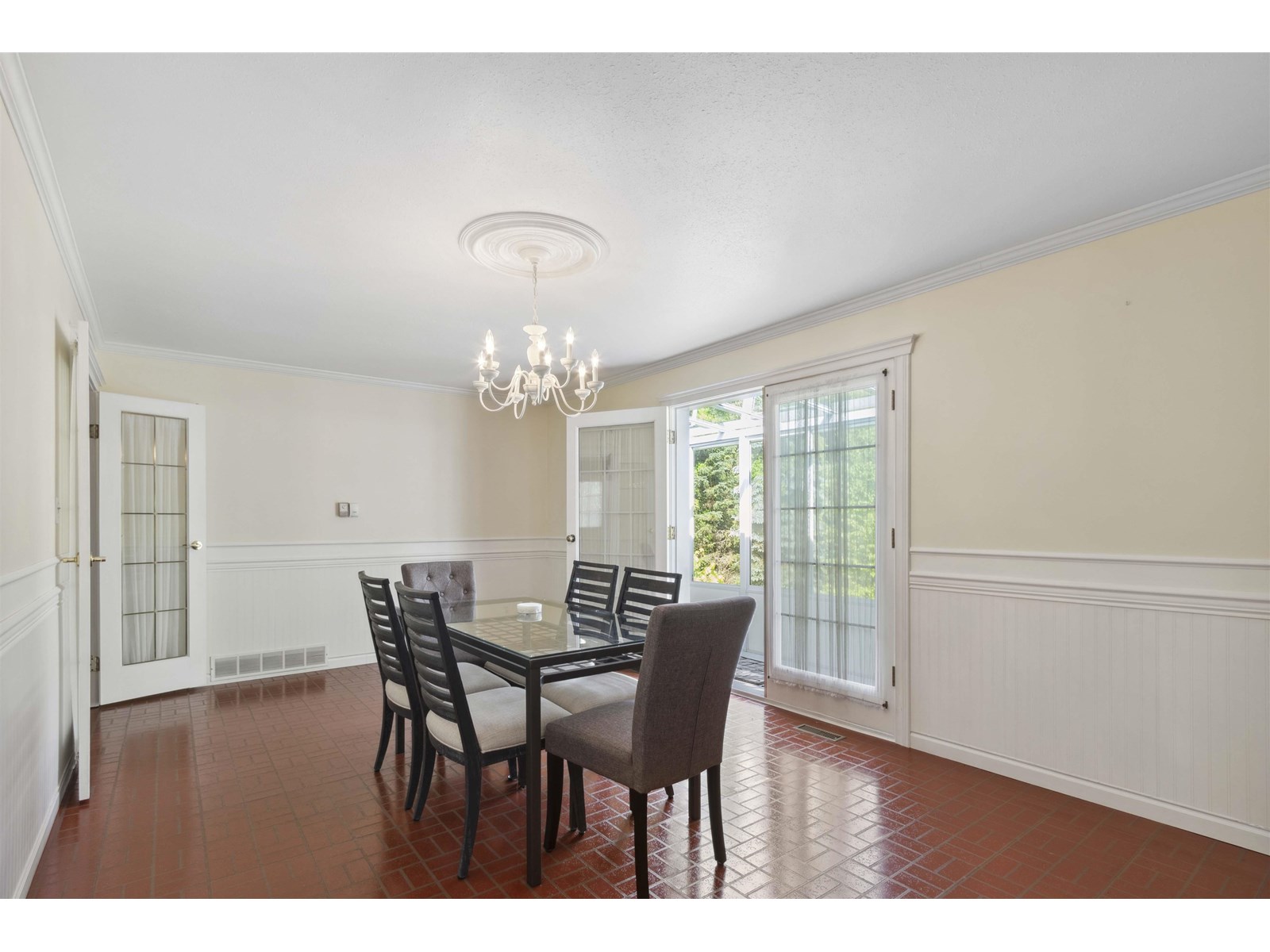 Photo 11 of 9526 Slater Street, Mission BC