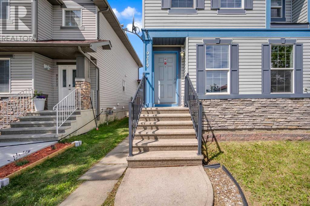 Single Family House for Sale in  Saddlebrook Drive NE Saddle Ridge Calgary 