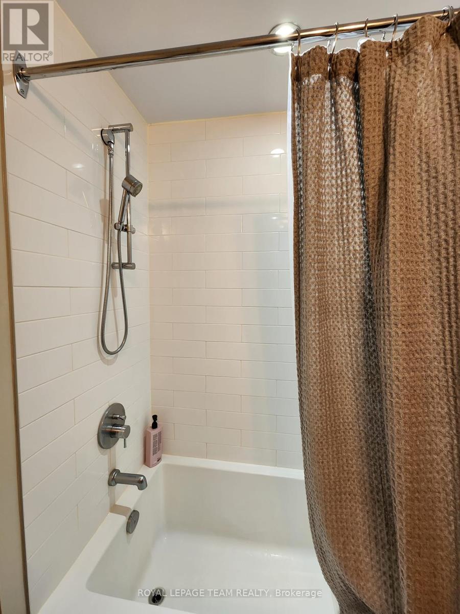 Photo 9 of 717 360 Patricia Avenue, Ottawa ON