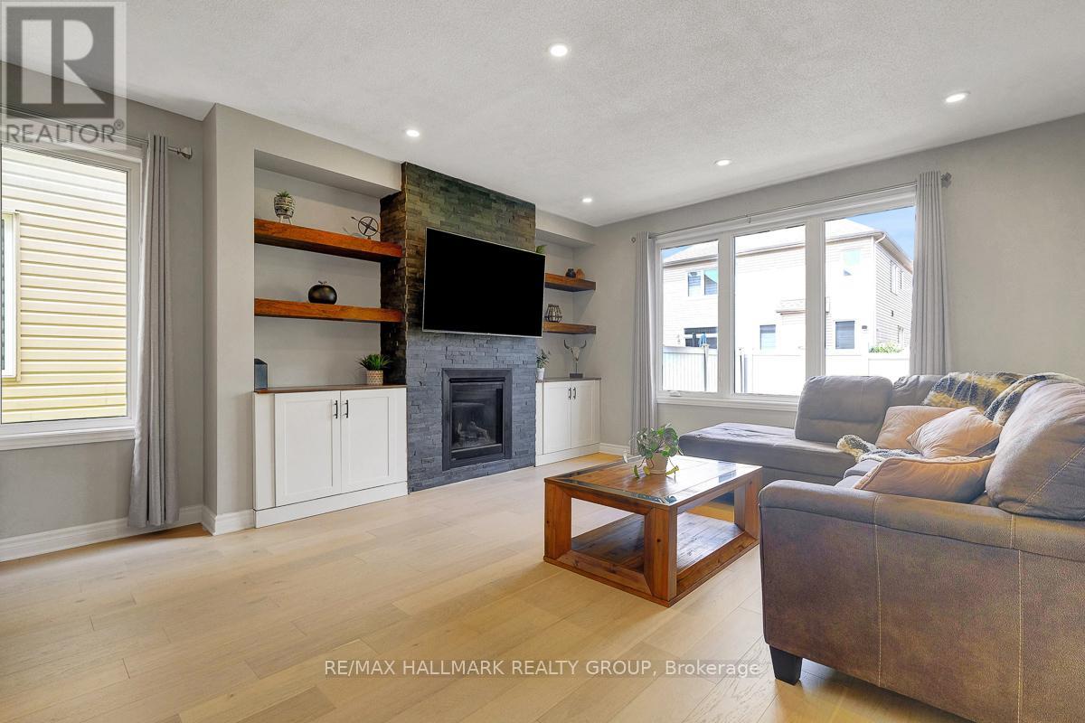 Photo 9 of 78 Russet Terrace, Ottawa ON
