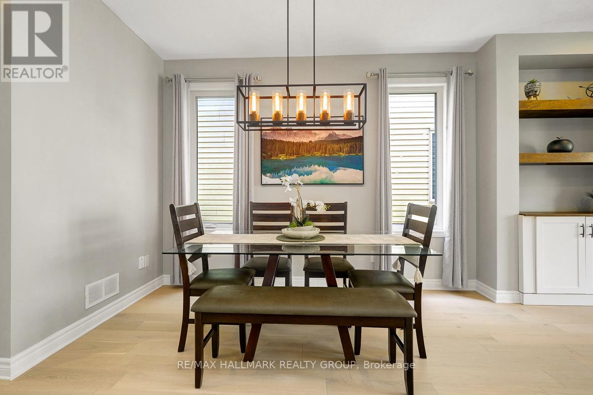 Photo 3 of 78 Russet Terrace, Ottawa ON