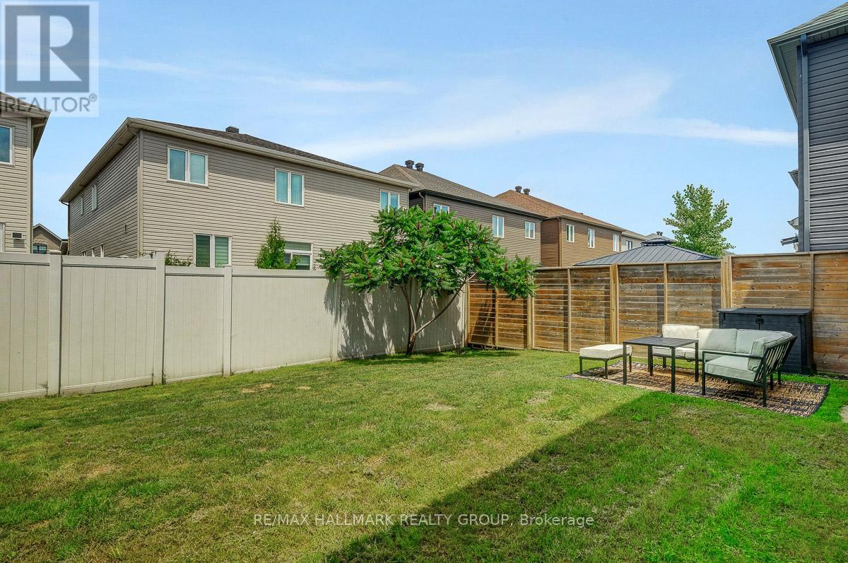 Photo 11 of 78 Russet Terrace, Ottawa ON