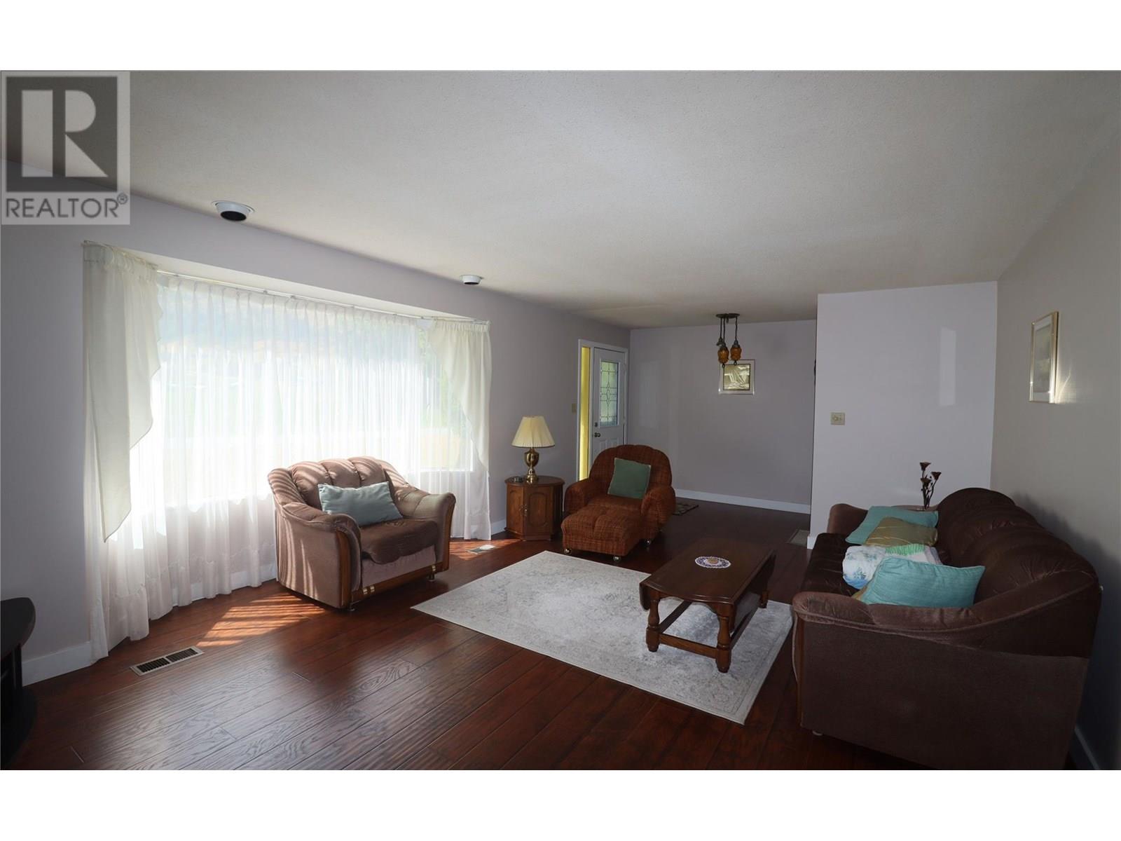 5750 Reservoir Road, Grand Forks