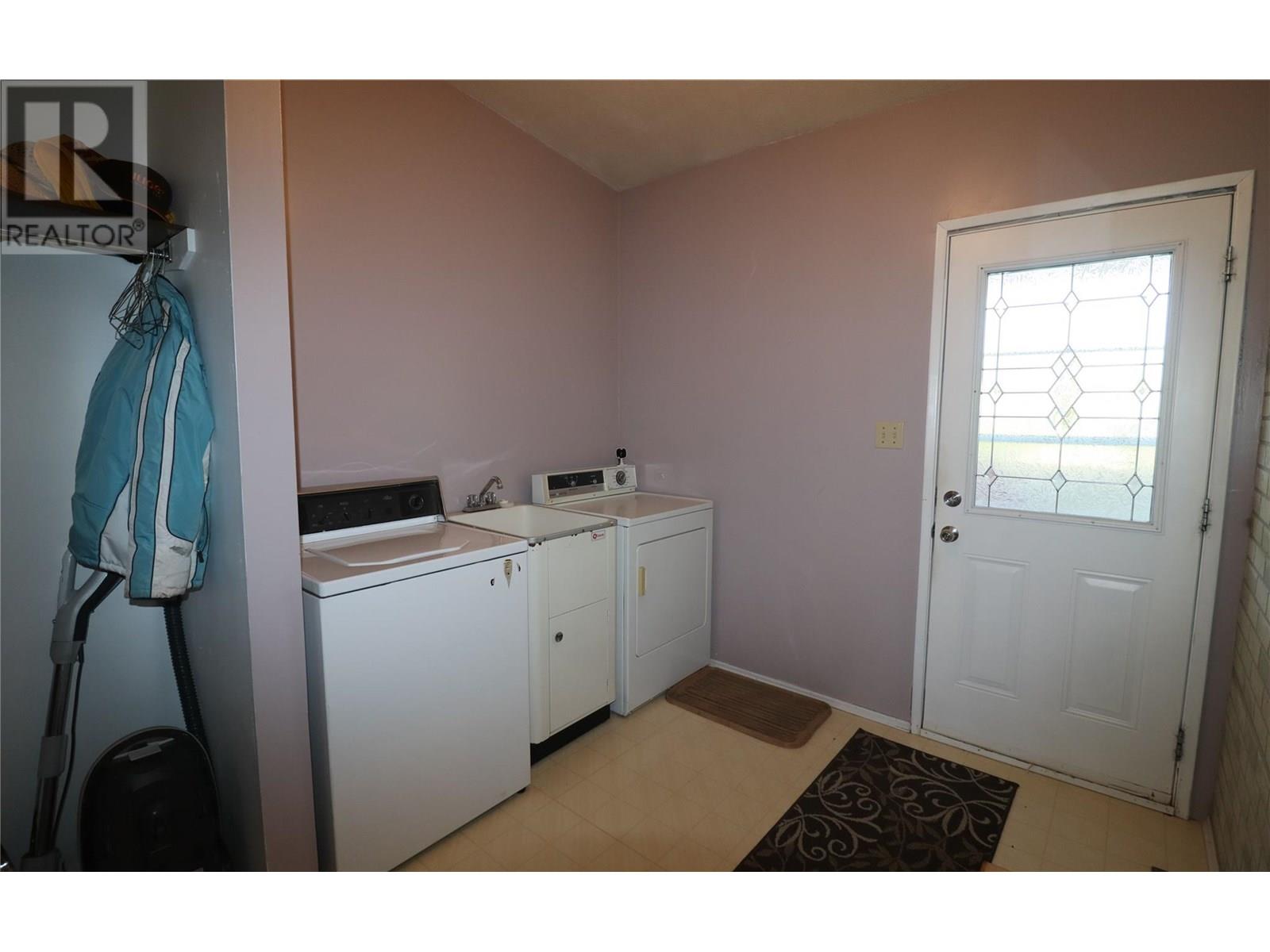 5750 Reservoir Road, Grand Forks