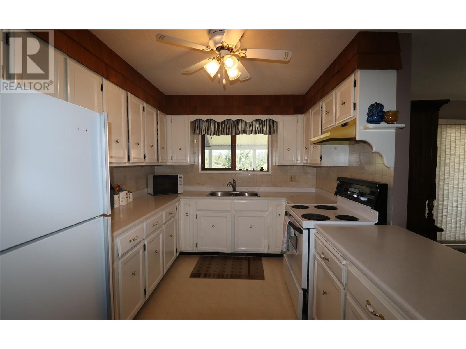 5750 Reservoir Road, Grand Forks