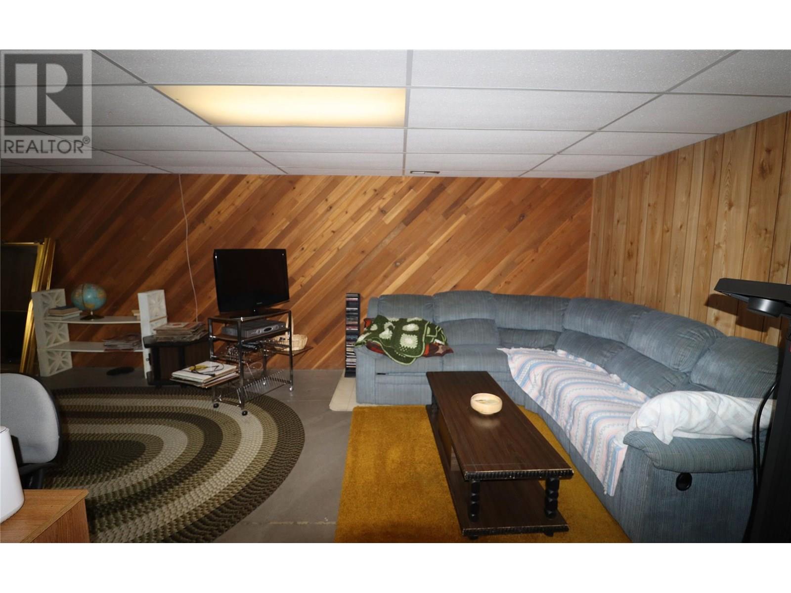 5750 Reservoir Road, Grand Forks