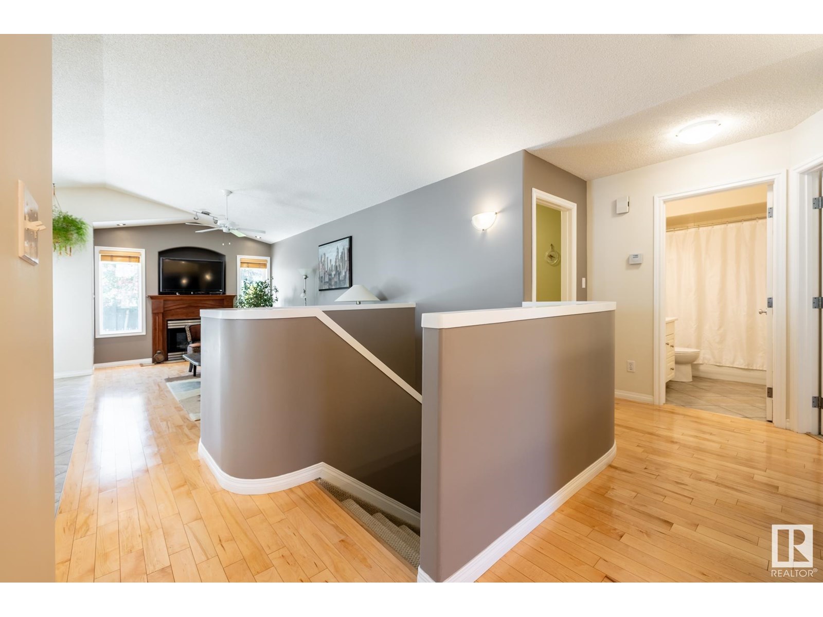 Photo 62 of 357 Blackburn Dr E Sw, Edmonton AB