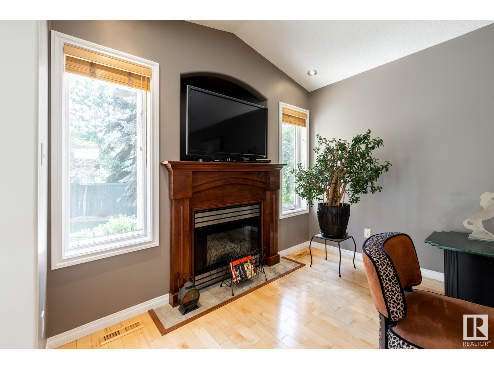 Photo 63 of 357 Blackburn Dr E Sw, Edmonton AB