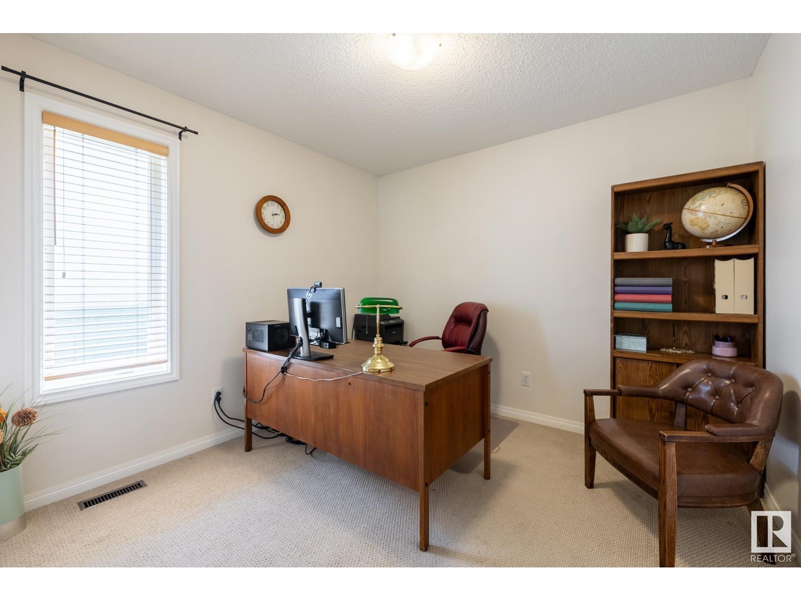 Photo 13 of 357 Blackburn Dr E Sw, Edmonton AB