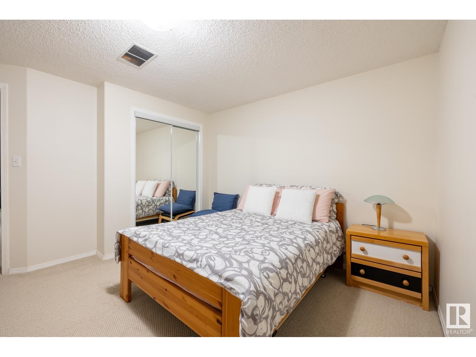 Photo 53 of 357 Blackburn Dr E Sw, Edmonton AB