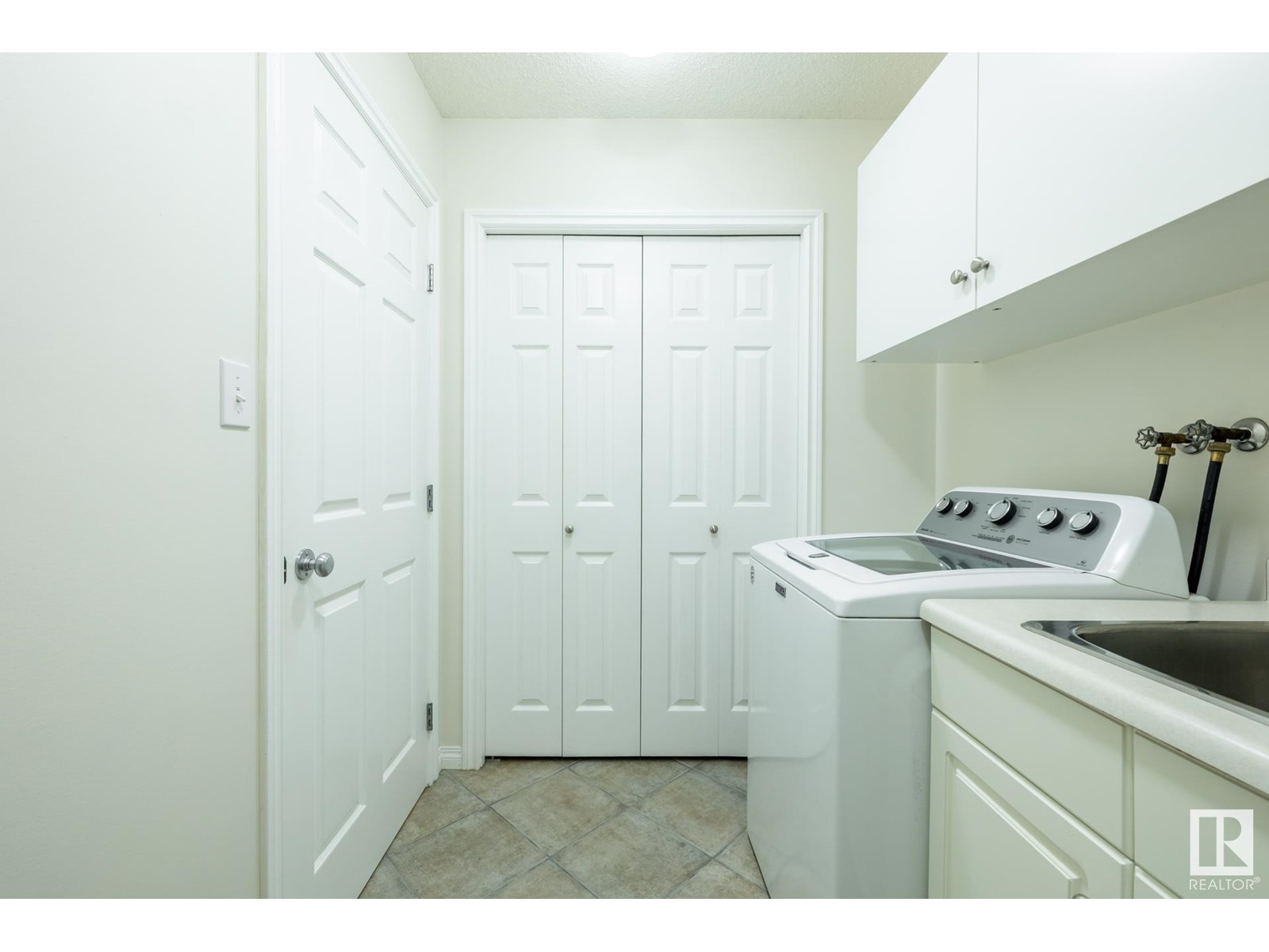 Photo 35 of 357 Blackburn Dr E Sw, Edmonton AB