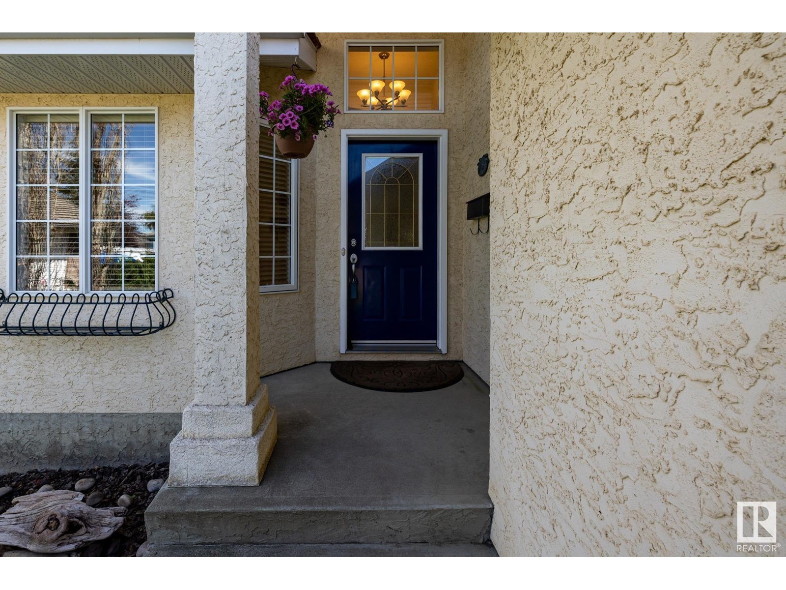 Photo 7 of 357 Blackburn Dr E Sw, Edmonton AB