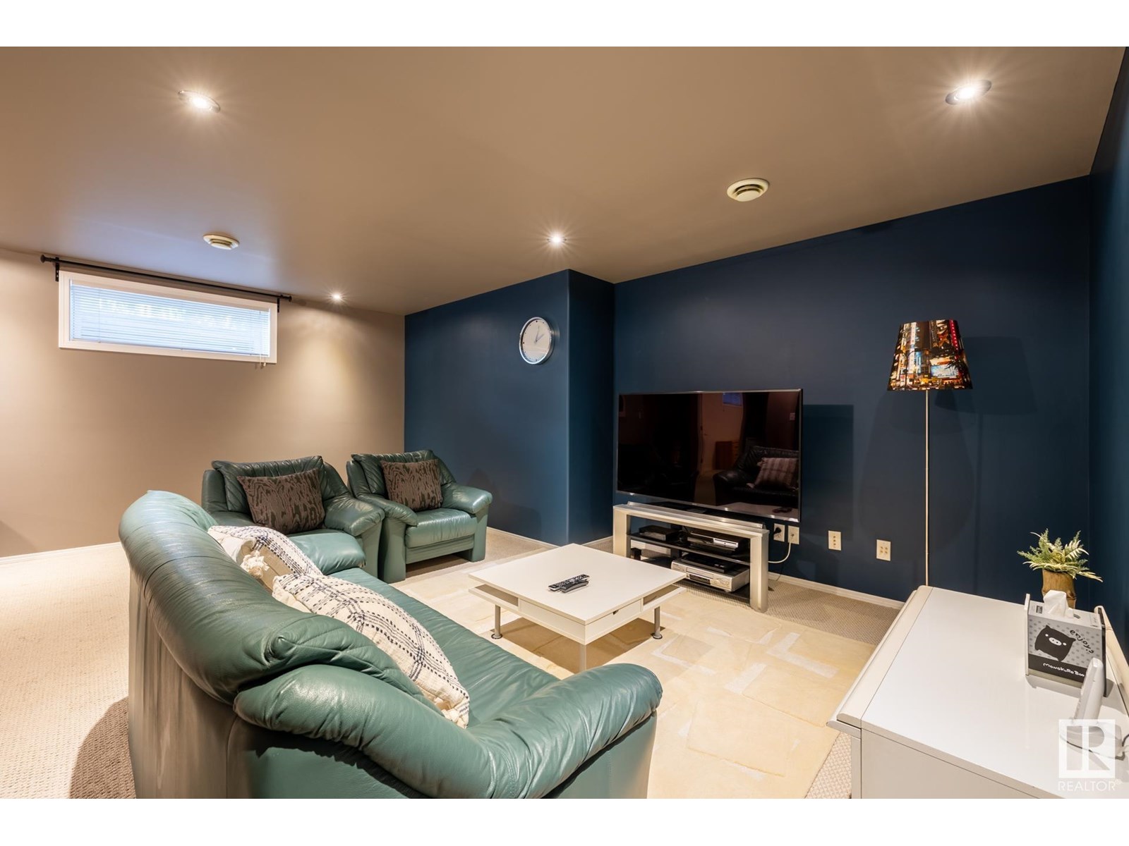 Photo 18 of 357 Blackburn Dr E Sw, Edmonton AB