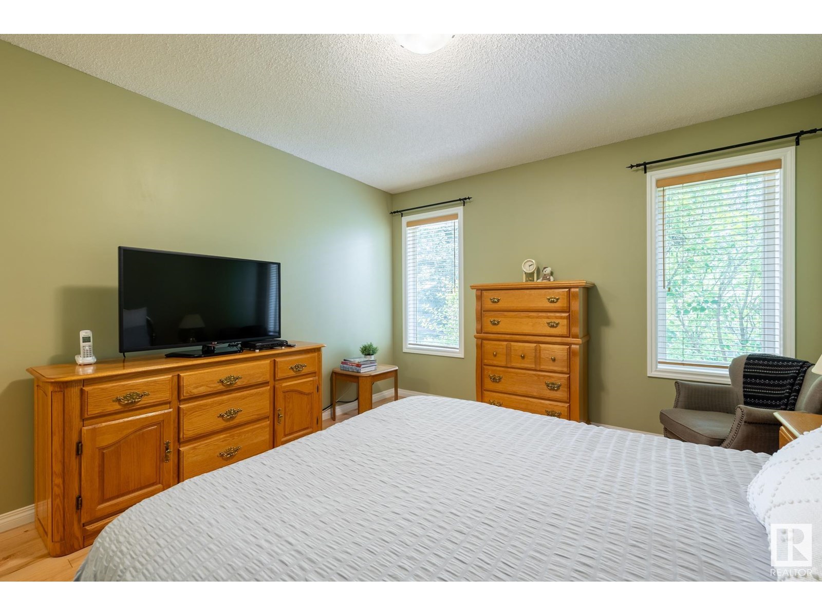 Photo 71 of 357 Blackburn Dr E Sw, Edmonton AB