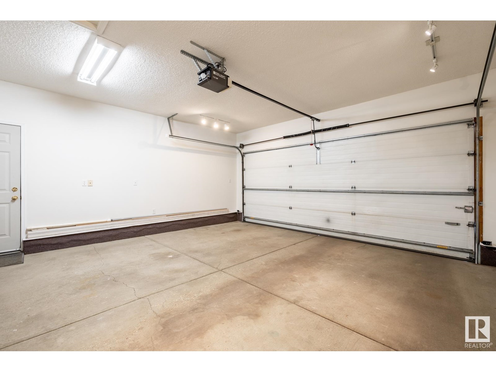 Photo 43 of 357 Blackburn Dr E Sw, Edmonton AB