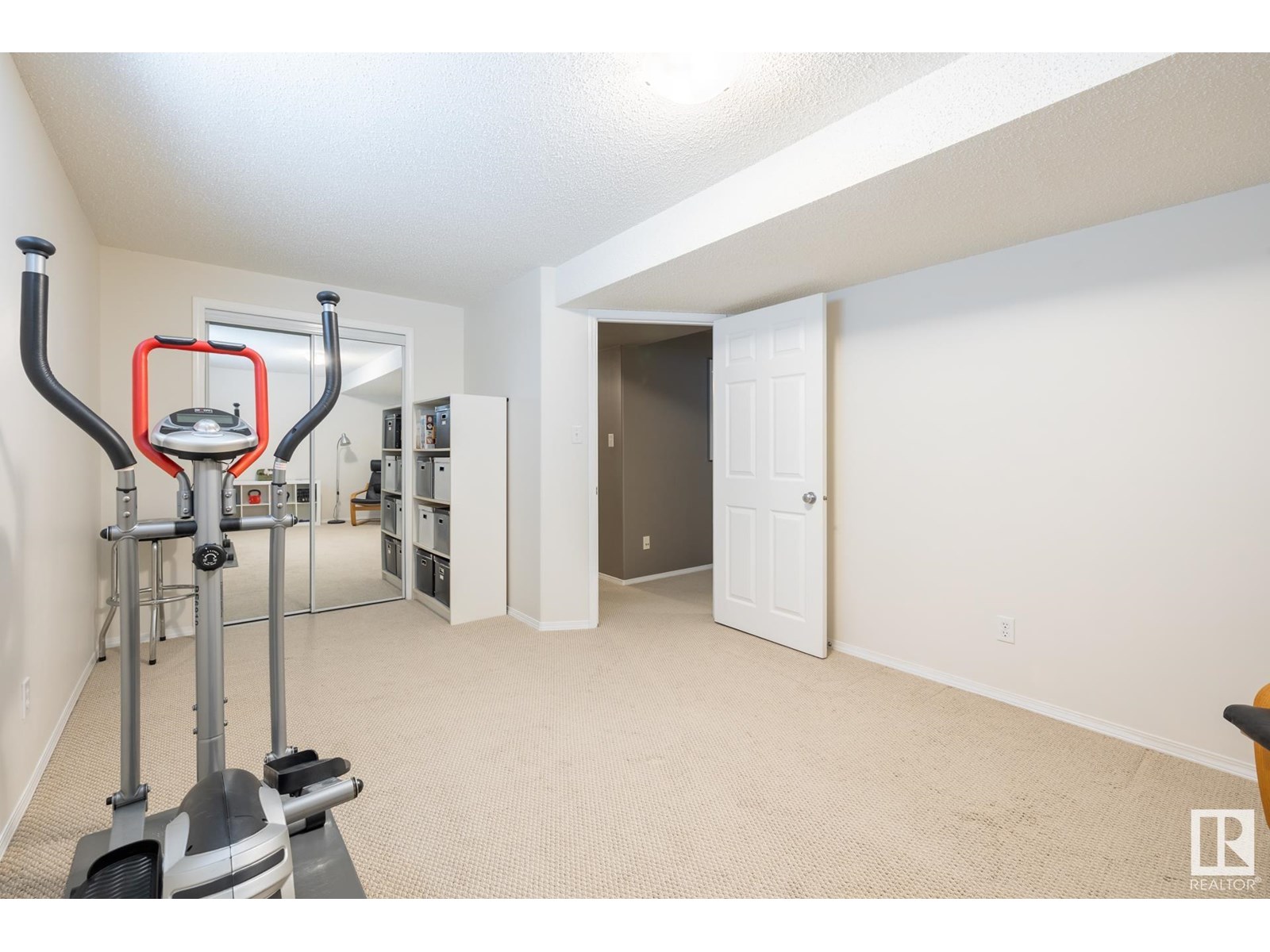 Photo 17 of 357 Blackburn Dr E Sw, Edmonton AB