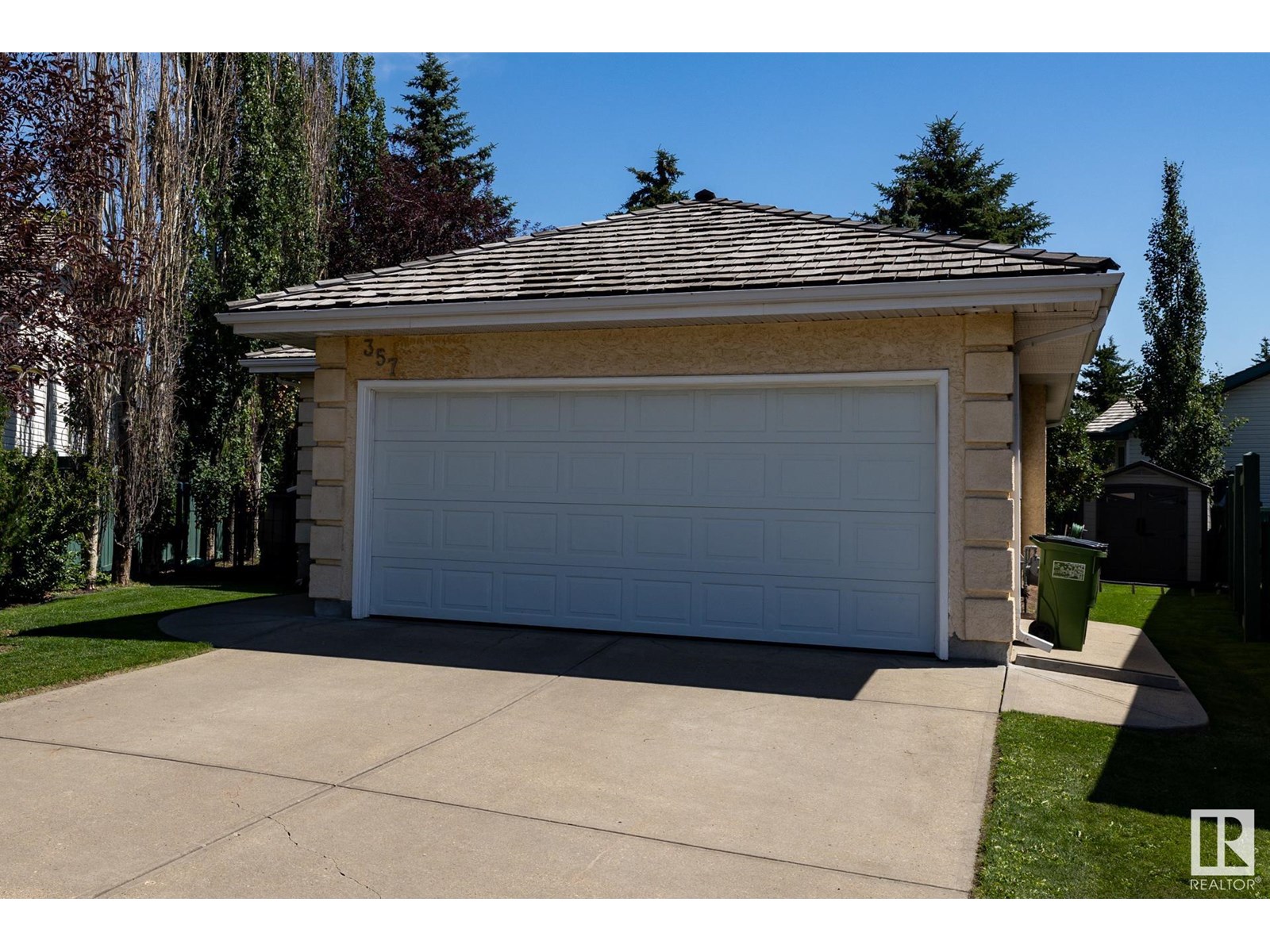 Photo 10 of 357 Blackburn Dr E Sw, Edmonton AB
