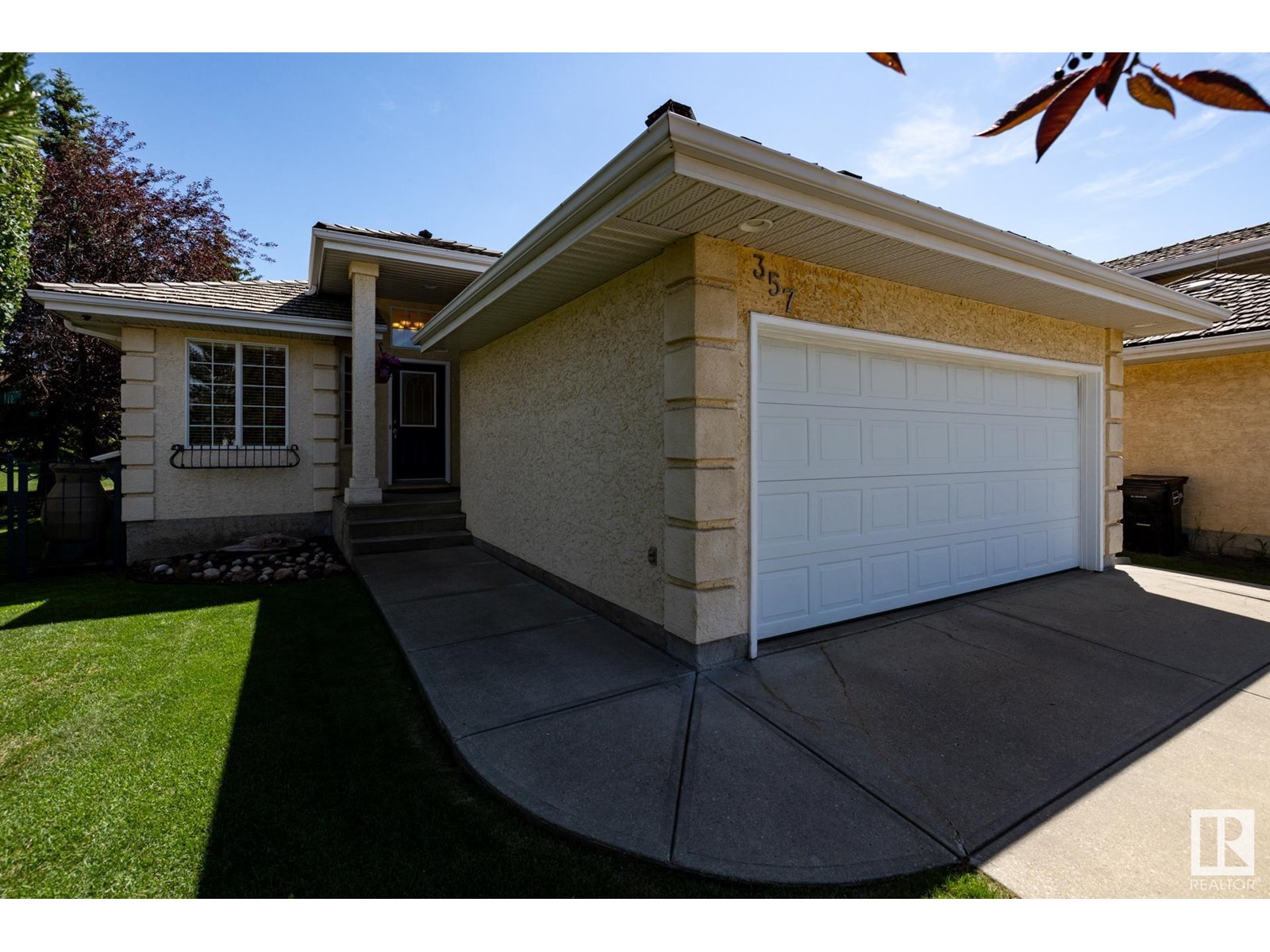 Photo 8 of 357 Blackburn Dr E Sw, Edmonton AB