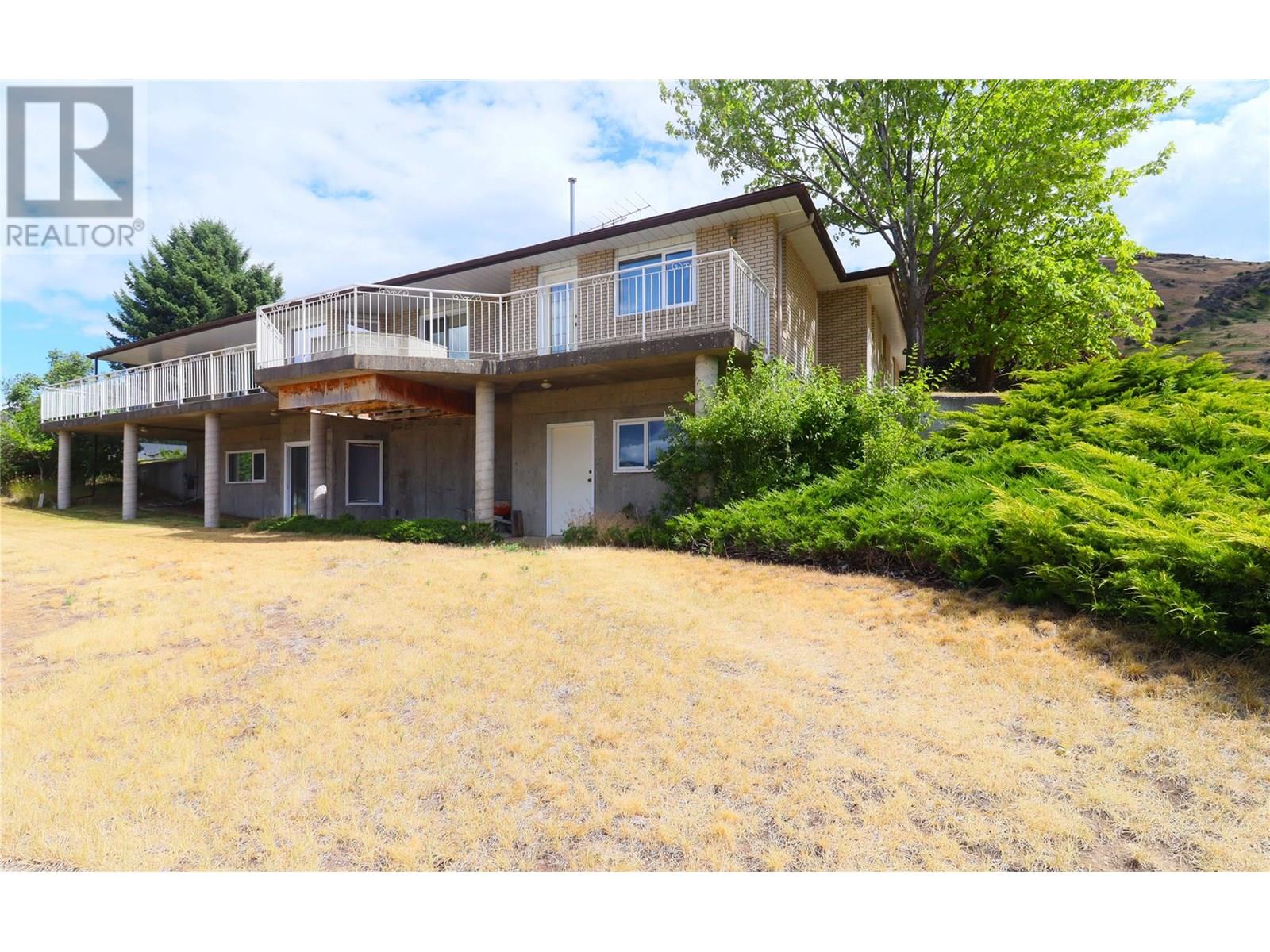 210 WINNIPEG Avenue, Grand Forks