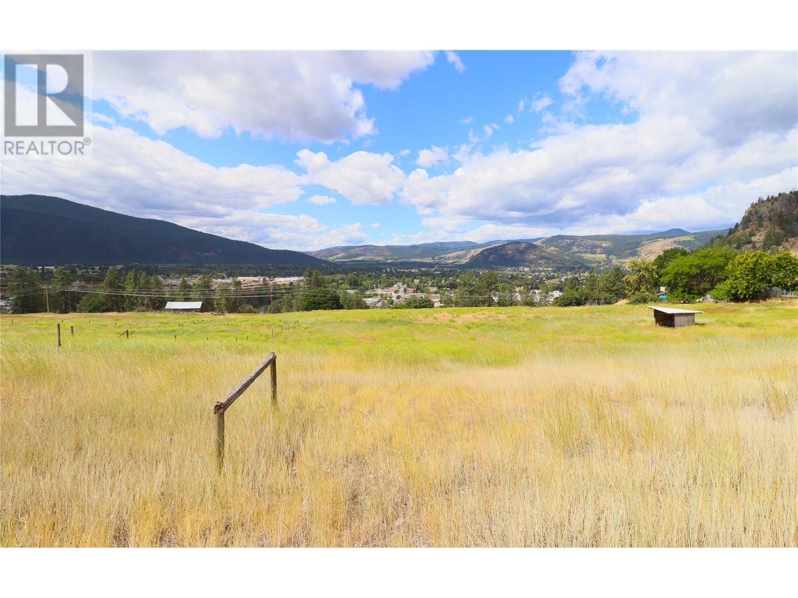 210 WINNIPEG Avenue, Grand Forks