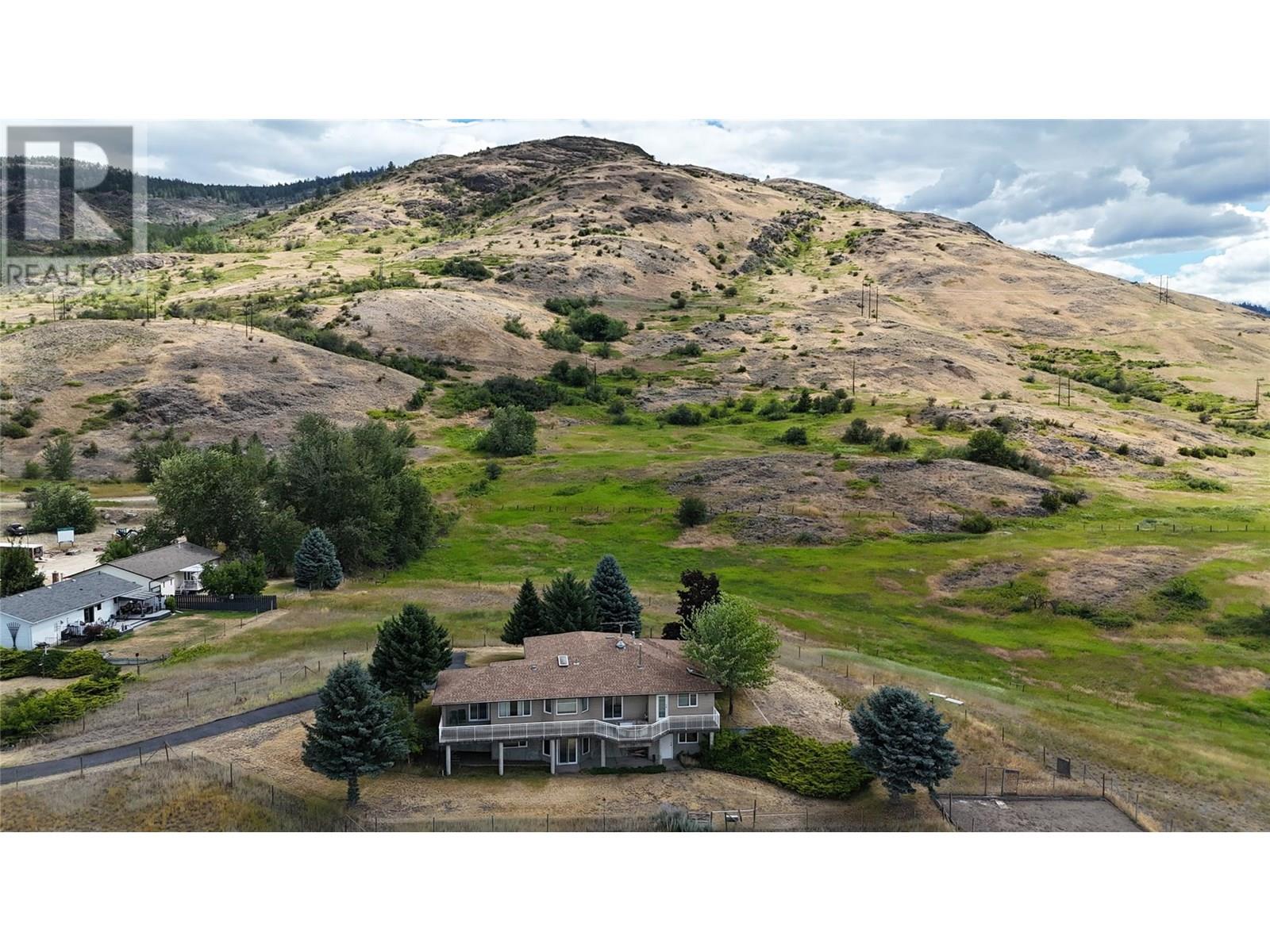 210 WINNIPEG Avenue, Grand Forks