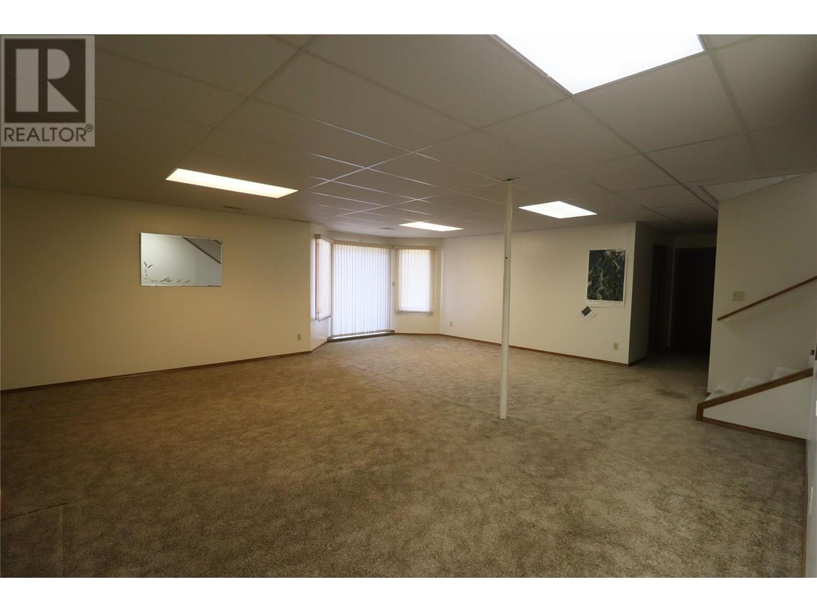 210 WINNIPEG Avenue, Grand Forks