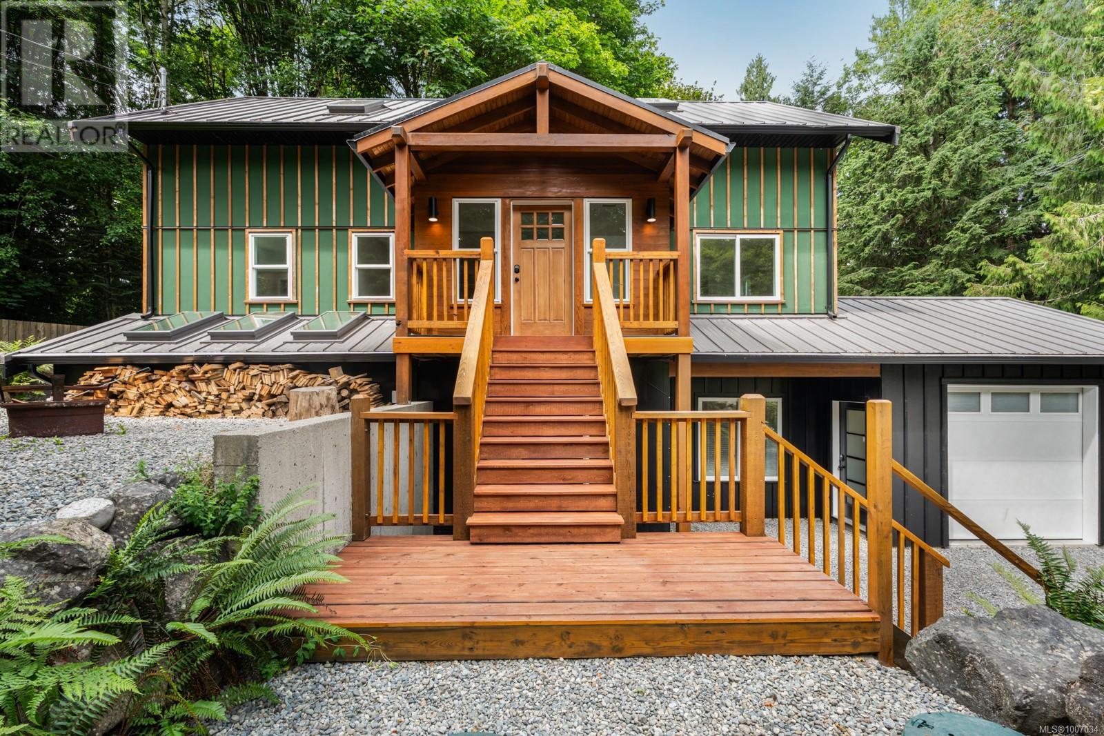 Photo 31 of 2590 Sooke River Rd, Sooke BC