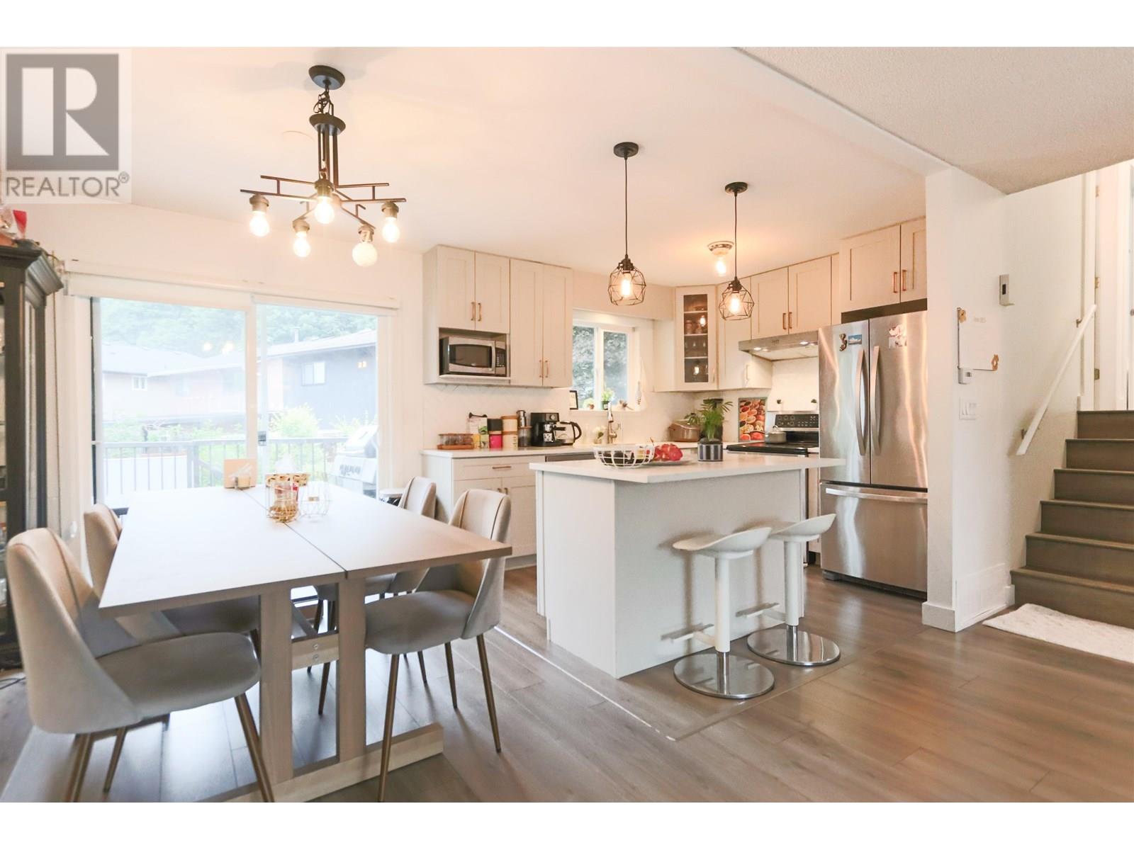 Photo 10 of 1890 Bow Drive, Coquitlam BC