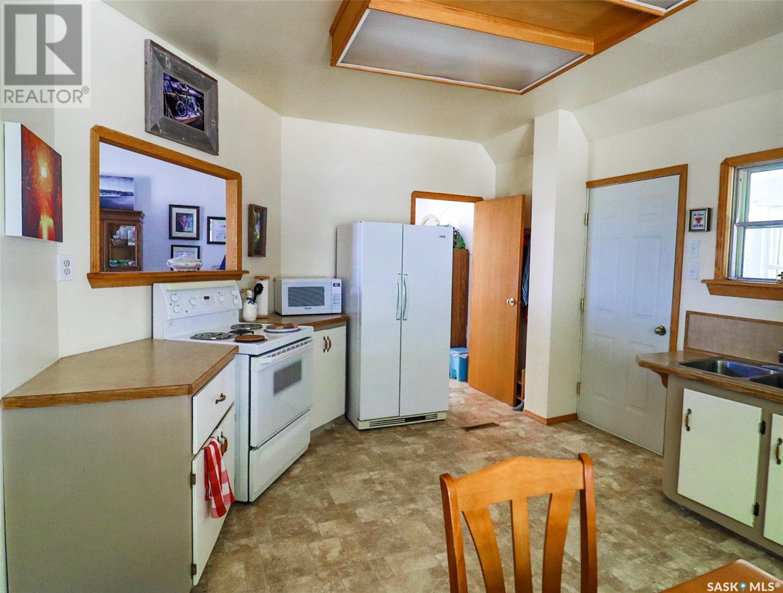 Photo 9 of 32 11 Th Avenue Se, Swift Current SK