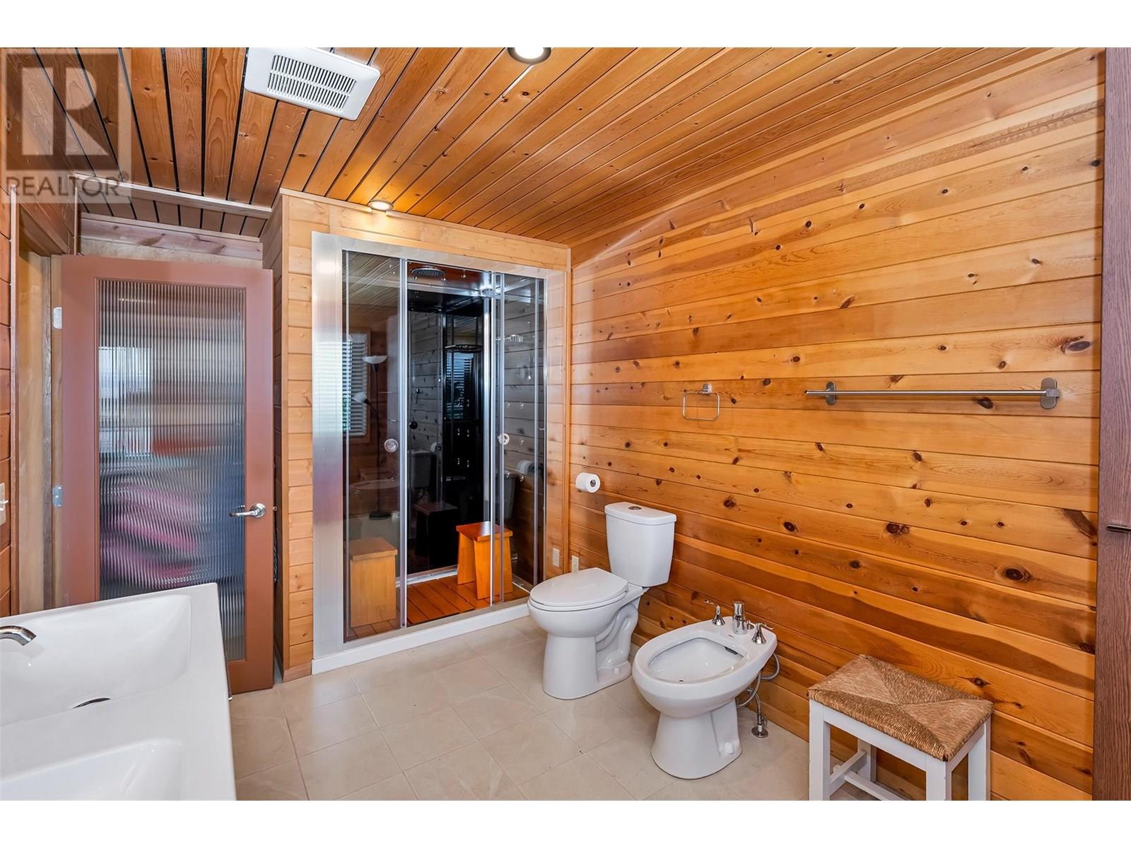 460 Crestview Drive, Coldstream