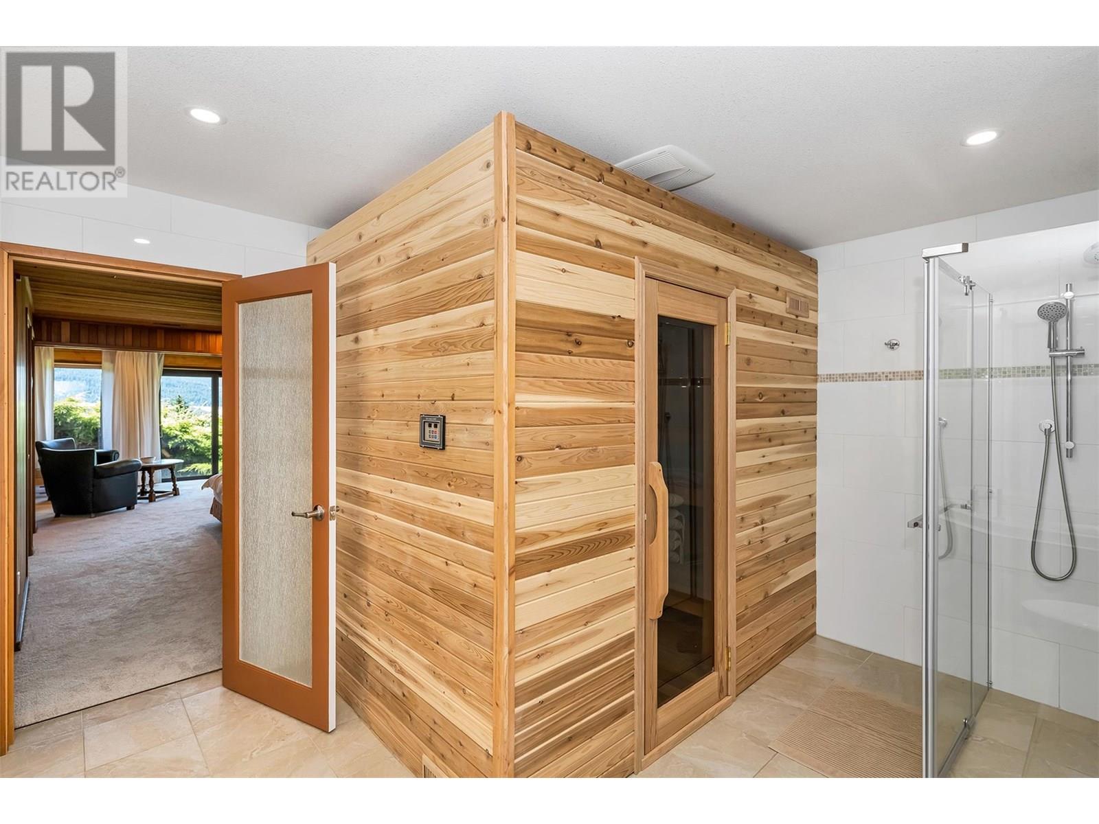 460 Crestview Drive, Coldstream