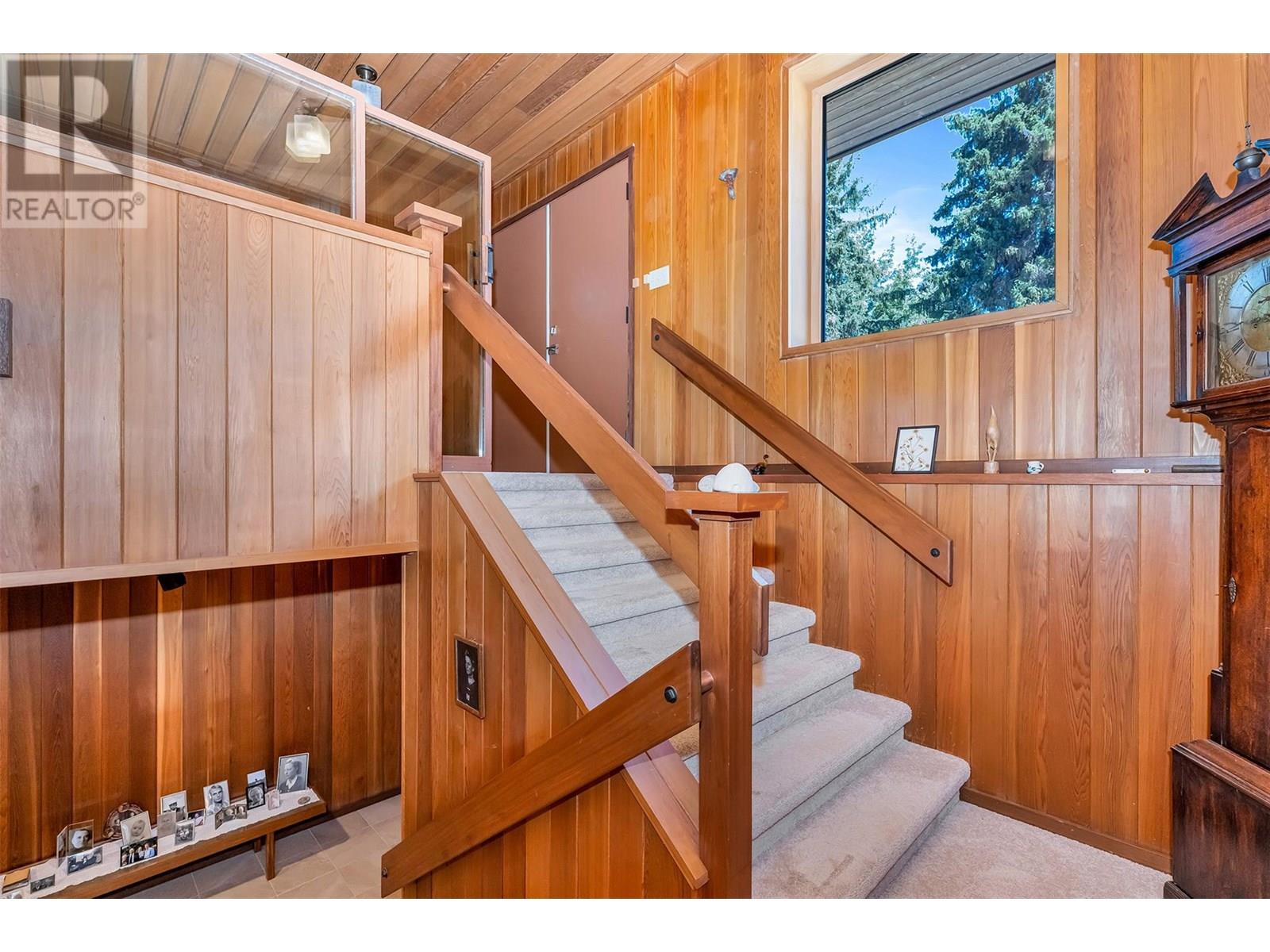 460 Crestview Drive, Coldstream