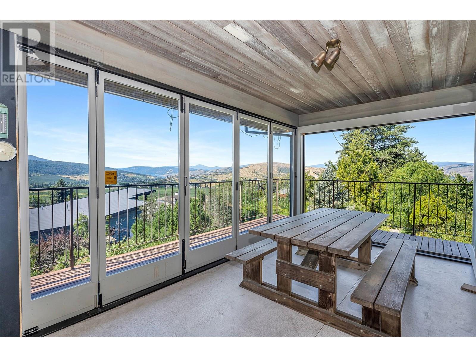 460 Crestview Drive, Coldstream